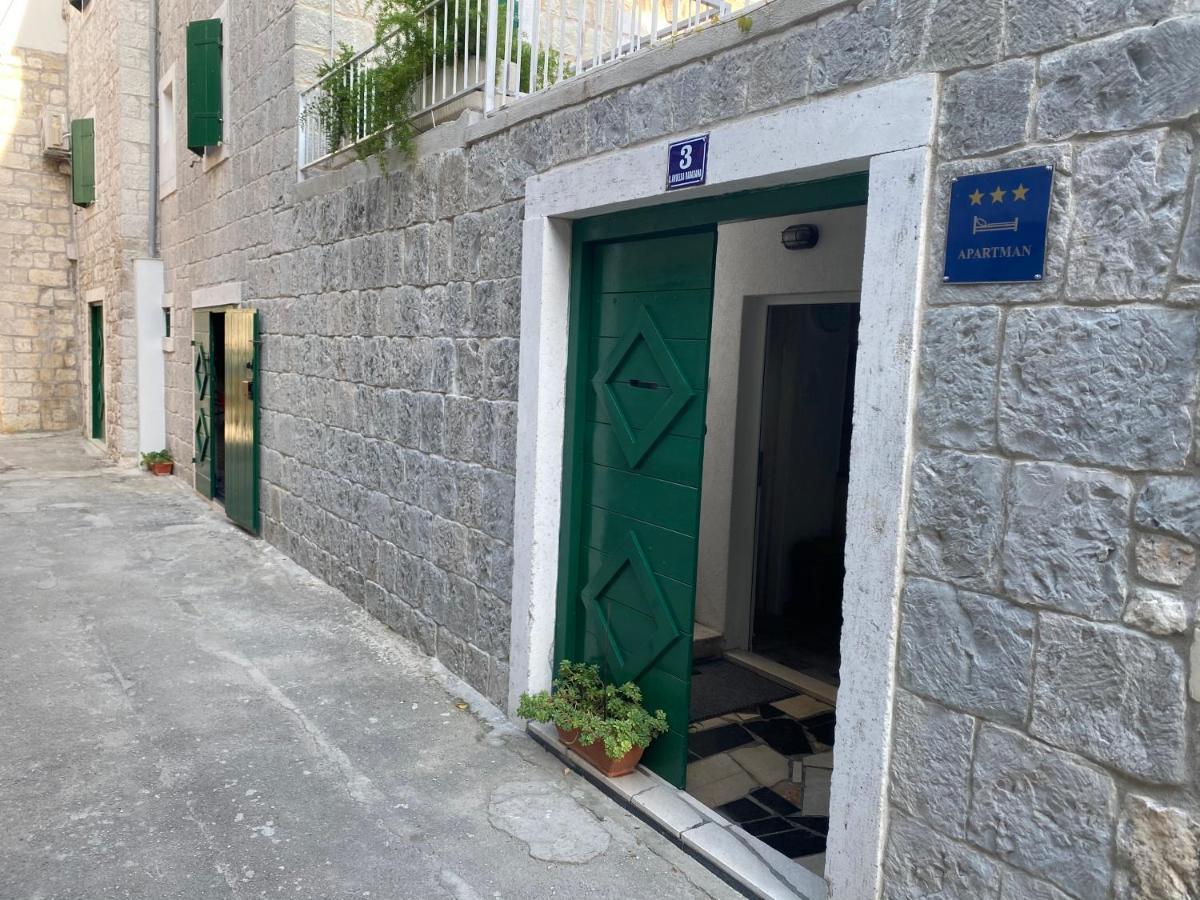 Apartment Stari Dvor Kaštela Eksteriør bilde