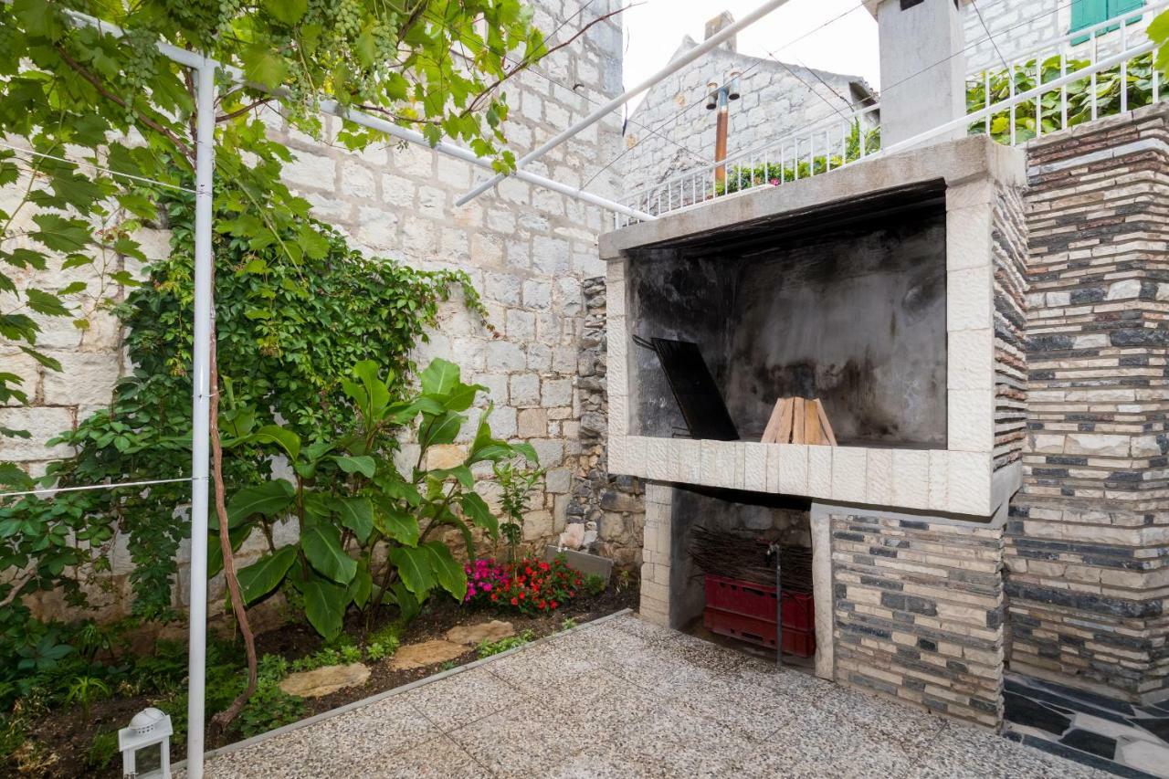 Apartment Stari Dvor Kaštela Eksteriør bilde