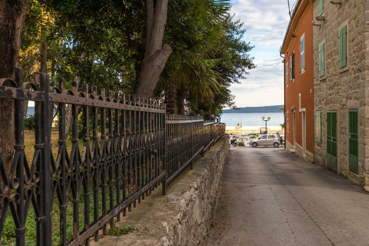 Apartment Stari Dvor Kaštela Eksteriør bilde